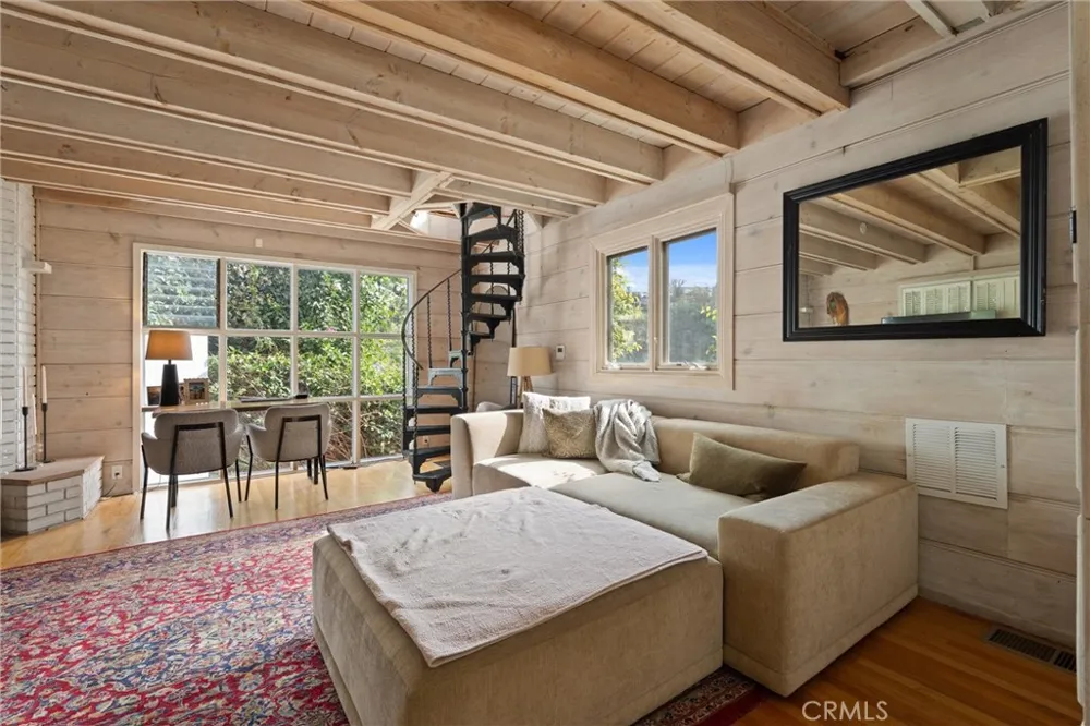 2127 Kress Street Hollywood Hills, CA 90046