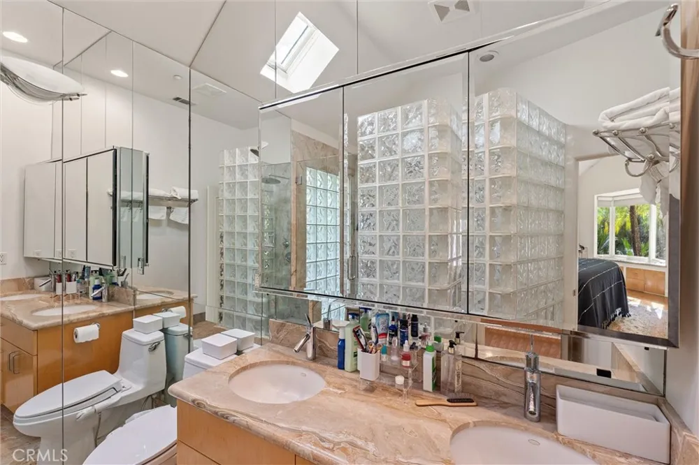 2127 Kress Street Hollywood Hills, CA 90046