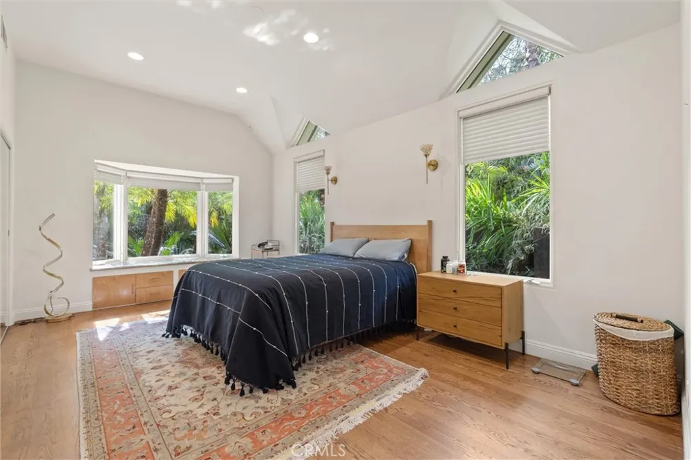 2127 Kress Street Hollywood Hills, CA 90046
