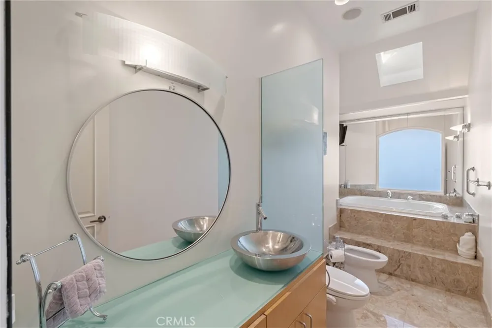 2127 Kress Street Hollywood Hills, CA 90046