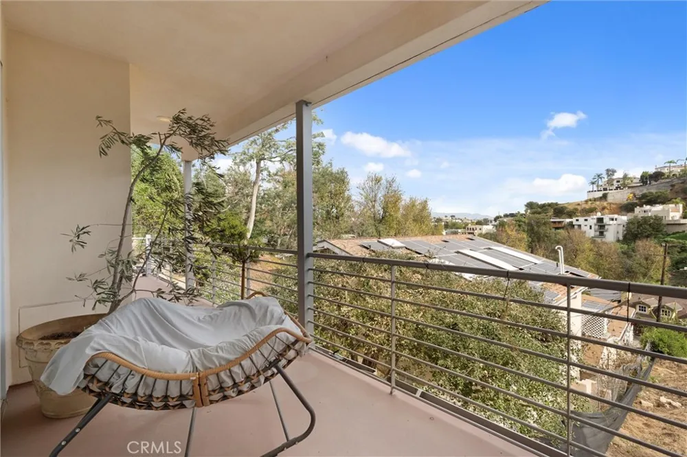 2127 Kress Street Hollywood Hills, CA 90046