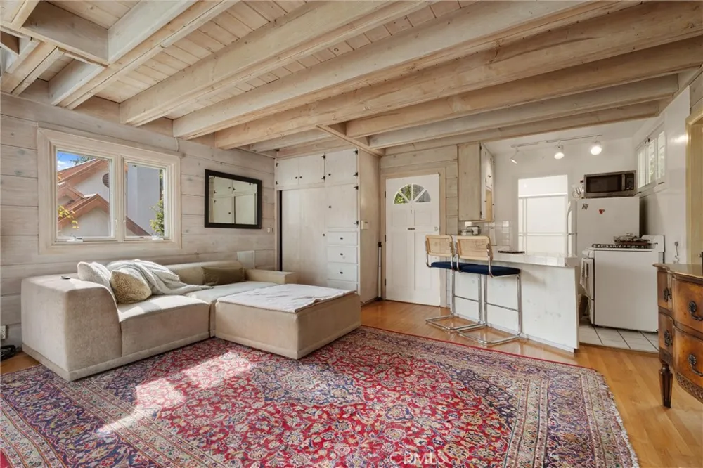 2127 Kress Street Hollywood Hills, CA 90046