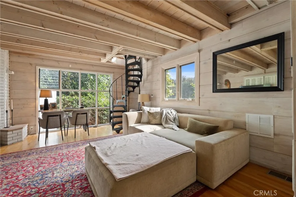 2127 Kress Street Hollywood Hills, CA 90046