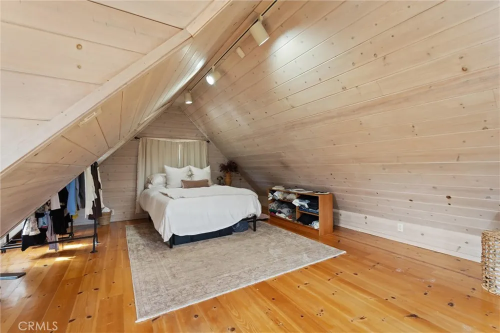 2127 Kress Street Hollywood Hills, CA 90046