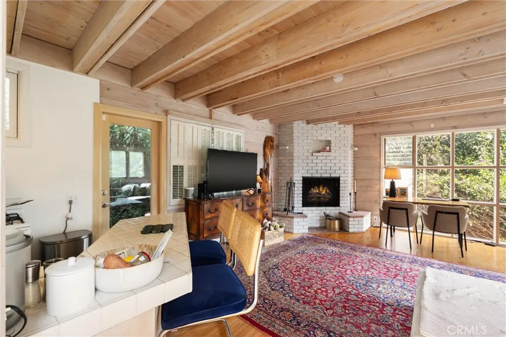 2127 Kress Street Hollywood Hills, CA 90046
