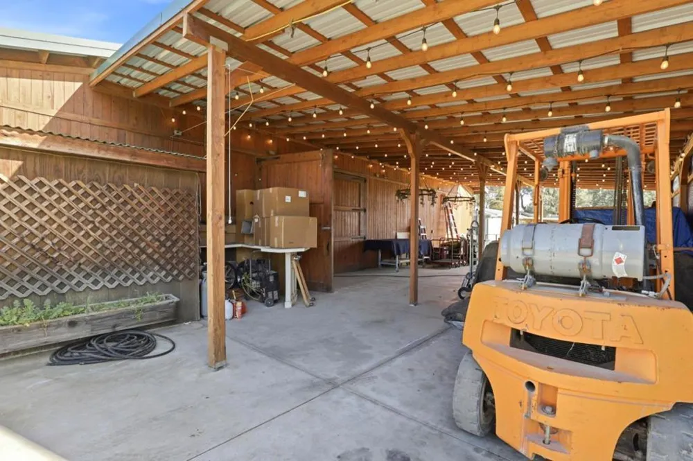 13805 Colony Avenue San Martin, CA 95046