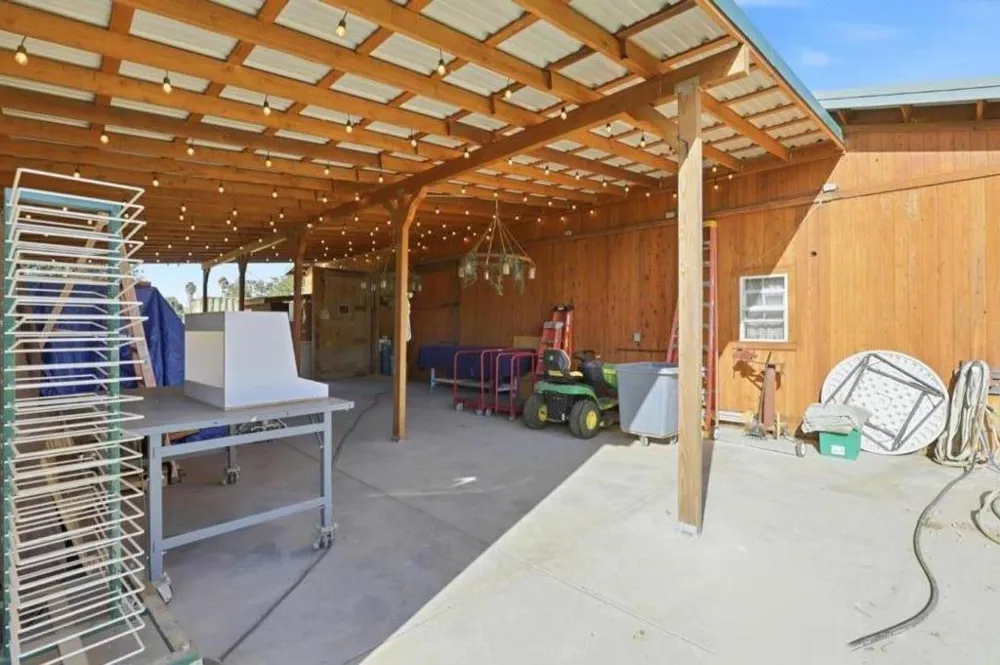 13805 Colony Avenue San Martin, CA 95046