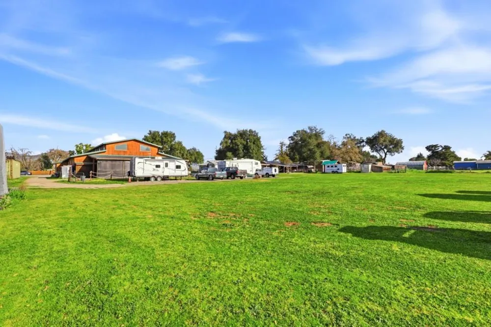13805 Colony Avenue San Martin, CA 95046