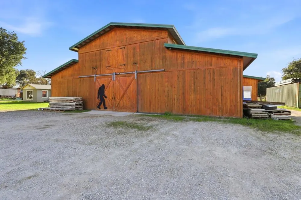 13805 Colony Avenue San Martin, CA 95046