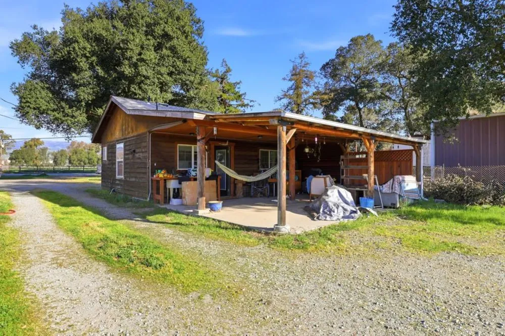 13805 Colony Avenue San Martin, CA 95046
