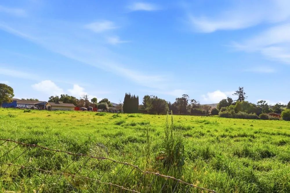 13805 Colony Avenue San Martin, CA 95046
