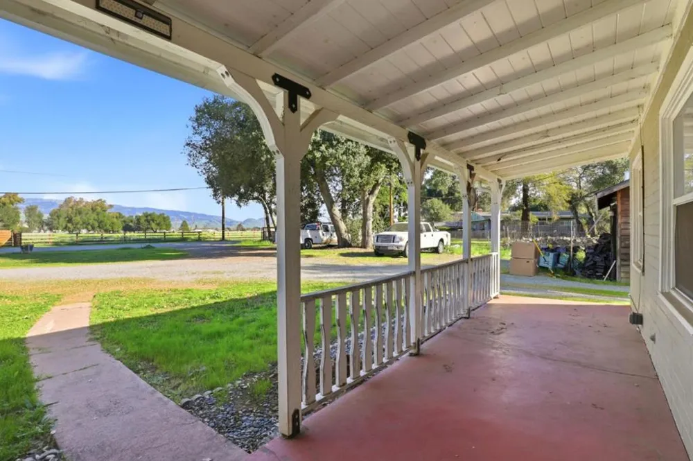 13805 Colony Avenue San Martin, CA 95046