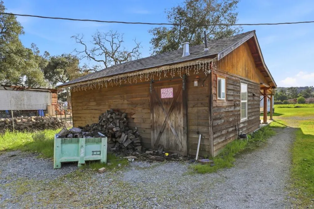 13805 Colony Avenue San Martin, CA 95046