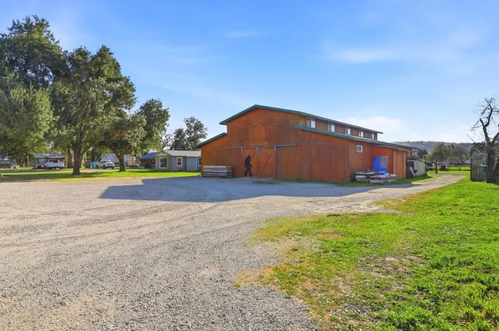 13805 Colony Avenue San Martin, CA 95046