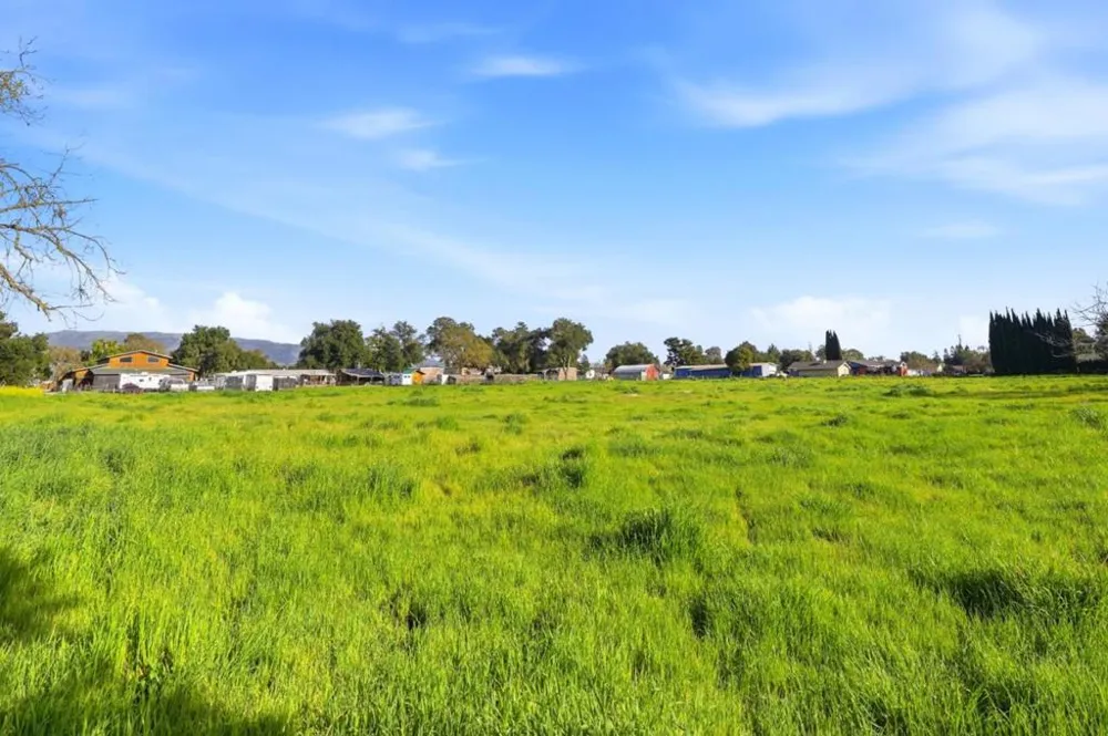 13805 Colony Avenue San Martin, CA 95046