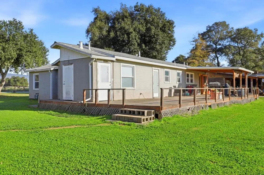 13805 Colony Avenue San Martin, CA 95046