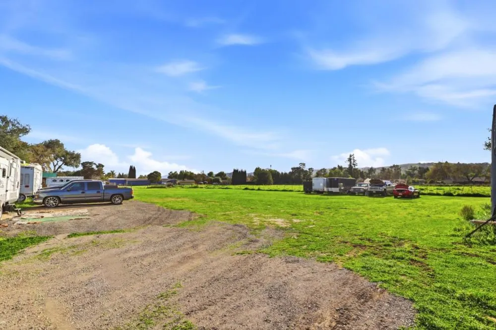 13805 Colony Avenue San Martin, CA 95046
