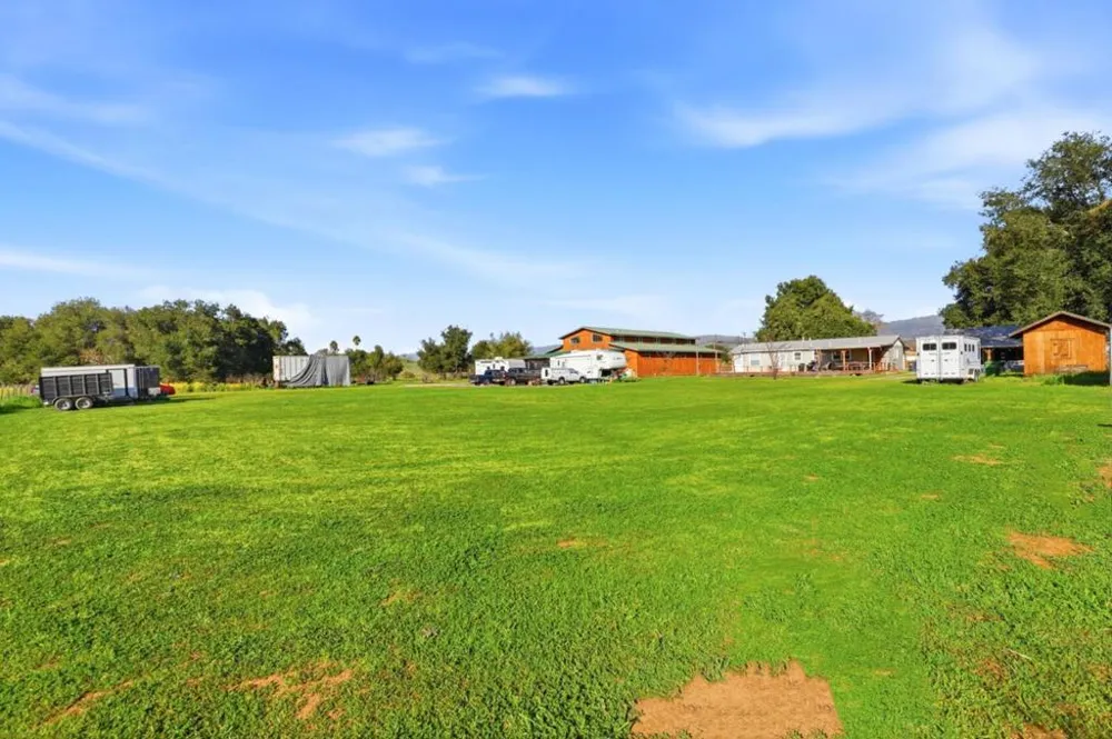 13805 Colony Avenue San Martin, CA 95046