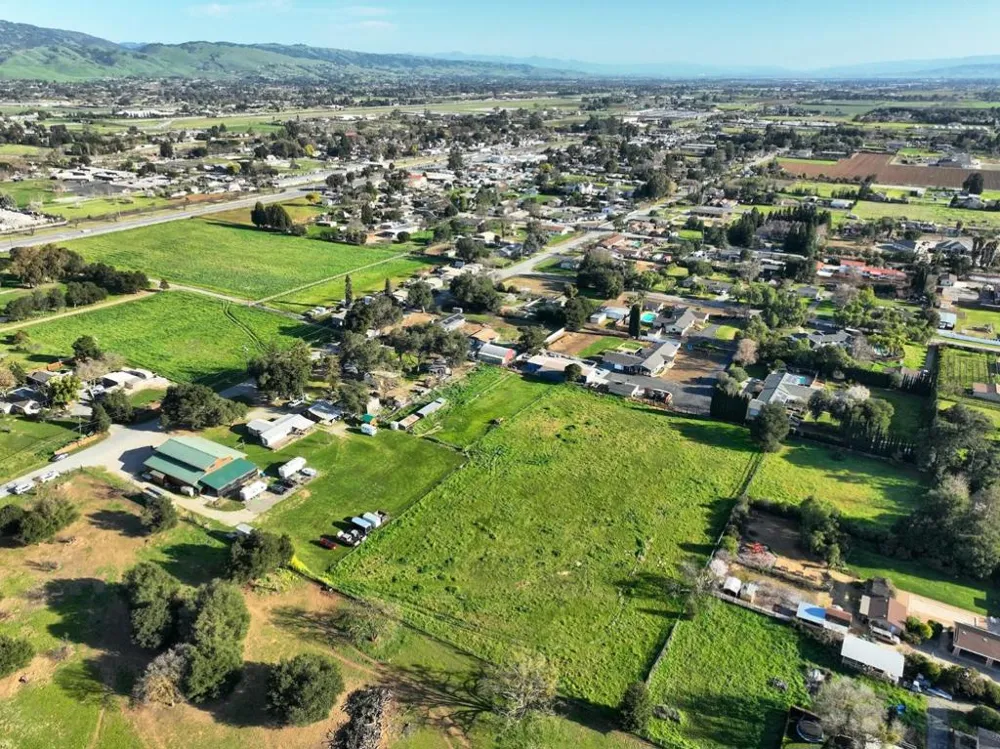 13805 Colony Avenue San Martin, CA 95046