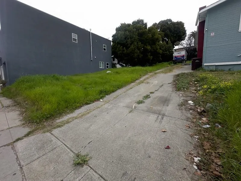 Macarthur Blvd Oakland, CA 94603