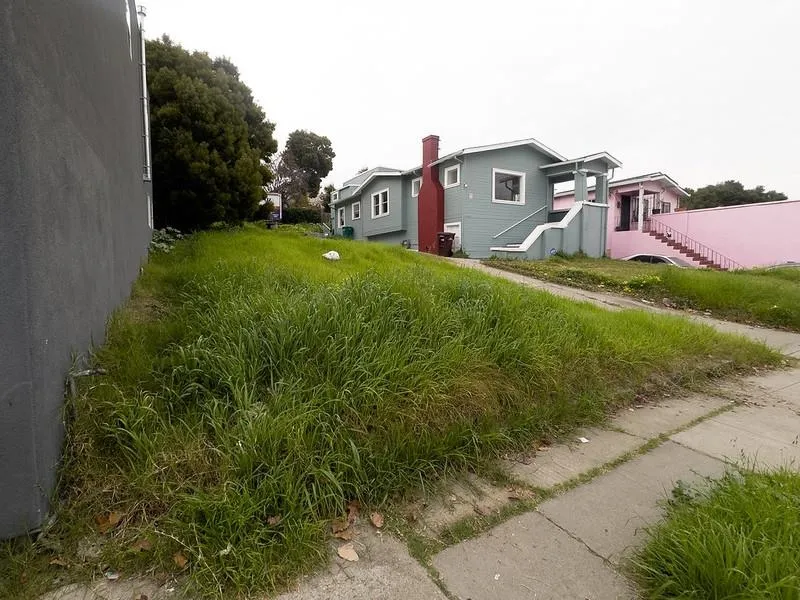 Macarthur Blvd Oakland, CA 94603