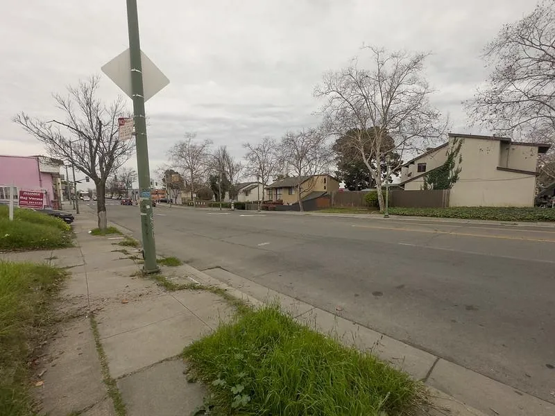Macarthur Blvd Oakland, CA 94603