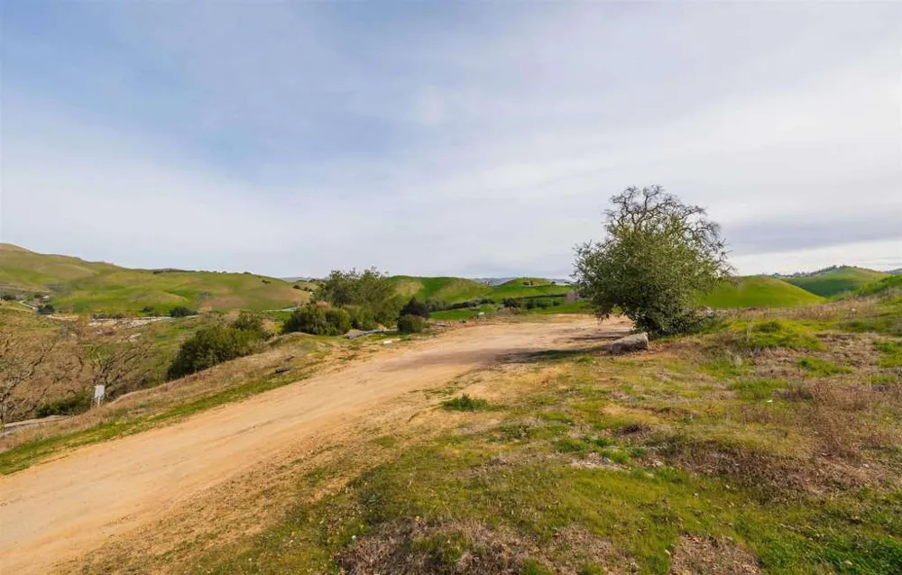 529 Vista Ridge Drive Milpitas, CA 95035