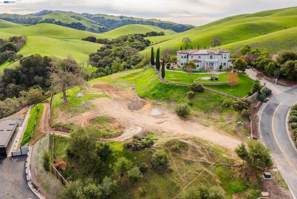 529 Vista Ridge Drive Milpitas, CA 95035