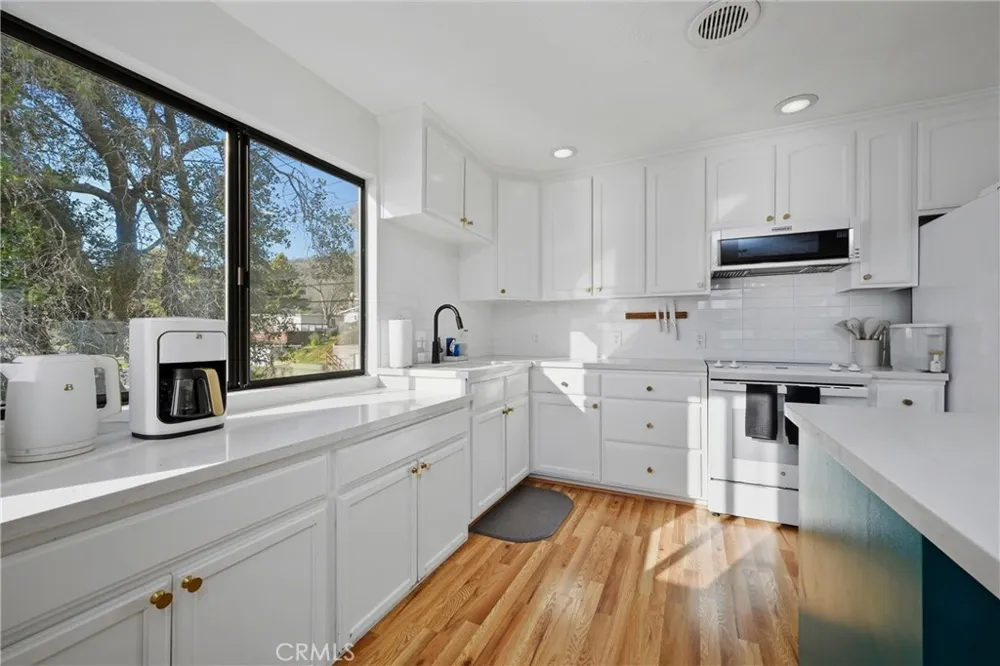 10727 E Highway 20 Clearlake Oaks, CA 95423