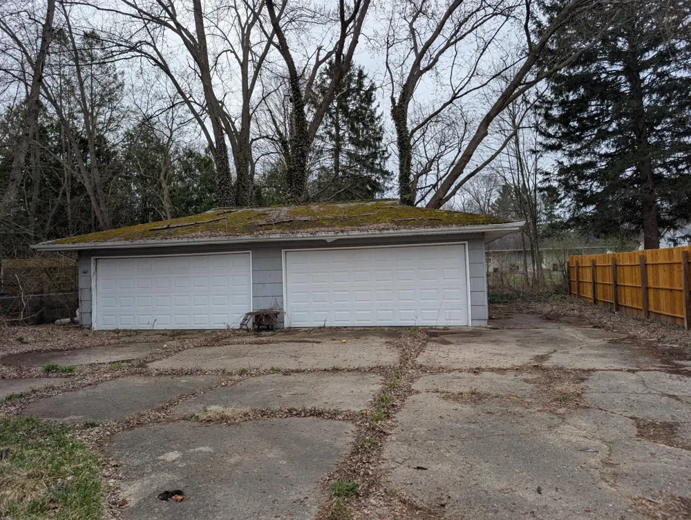 109 Bradley Drive Blackman Charter Township, MI 49201