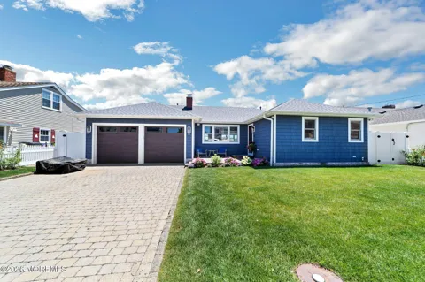 347 Bay Lane