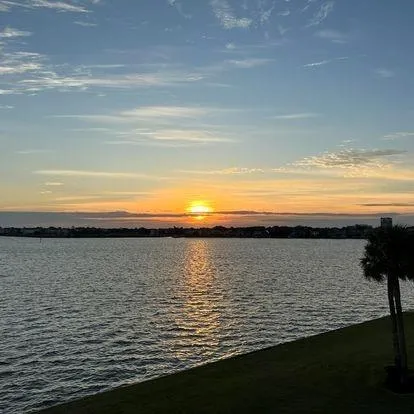 401 Lakeside Lane #103