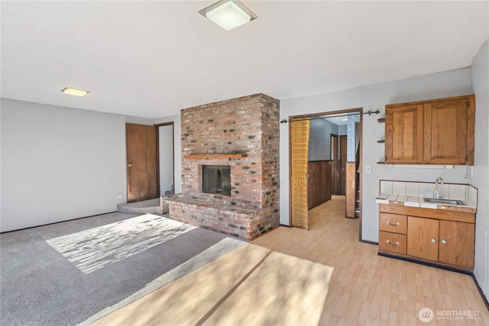 209 W Chenault Avenue Hoquiam, WA 98550