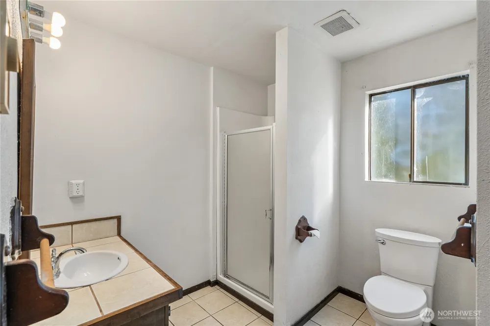 209 W Chenault Avenue Hoquiam, WA 98550