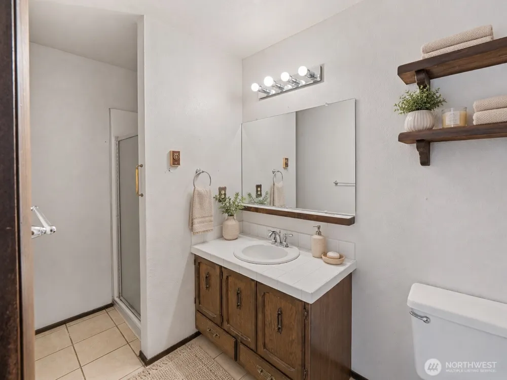 209 W Chenault Avenue Hoquiam, WA 98550