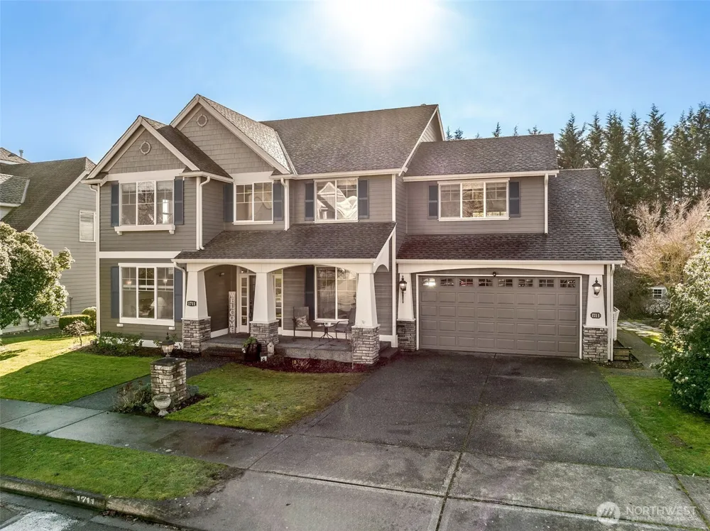 1711 Pointe Woodworth Drive NE