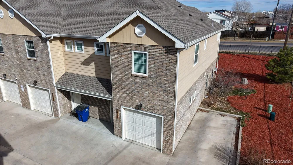 2621 Sable Boulevard