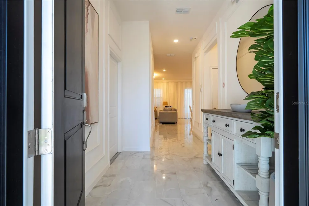 5860 HIGH SEAS DRIVE Orlando, FL 32821