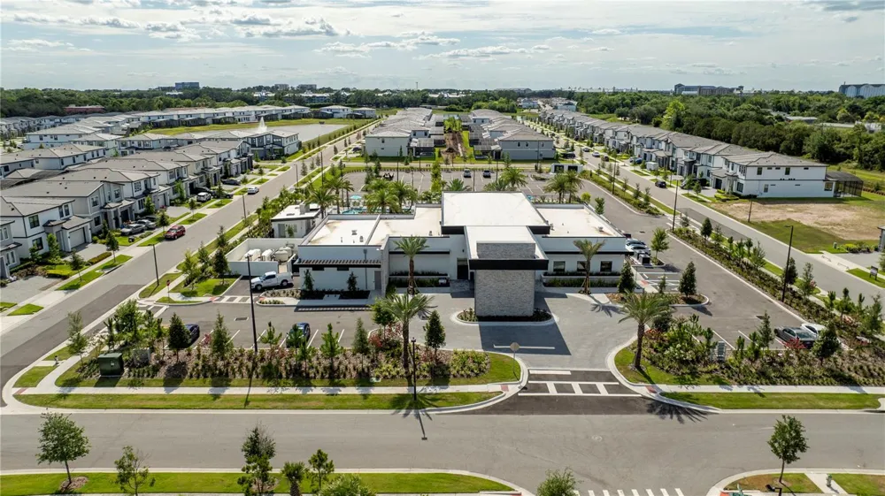 5860 HIGH SEAS DRIVE Orlando, FL 32821