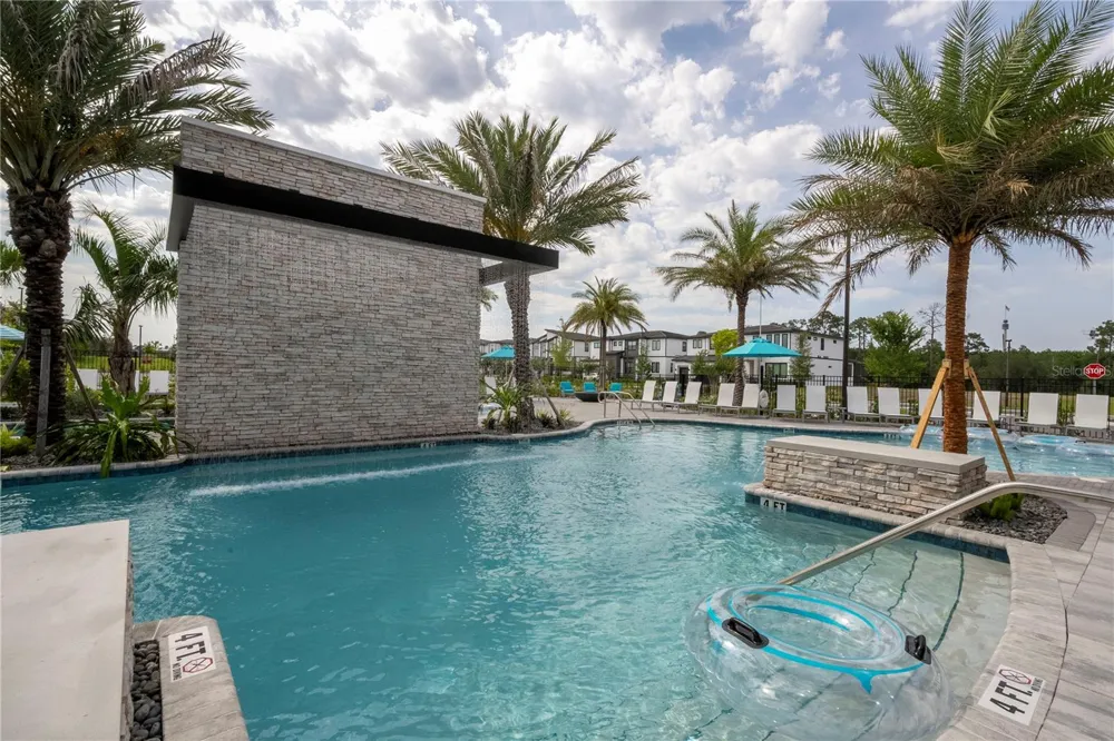 5860 HIGH SEAS DRIVE Orlando, FL 32821