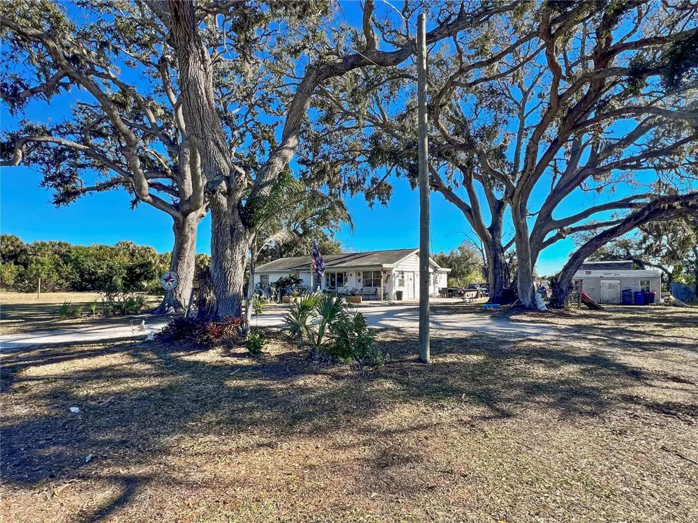 2519 MOCCASIN WALLOW ROAD Palmetto, FL 34221