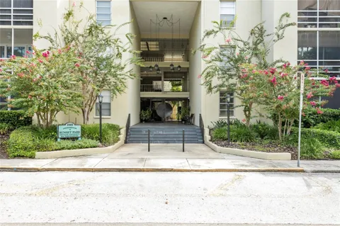 2302 S MANHATTAN AVENUE #111