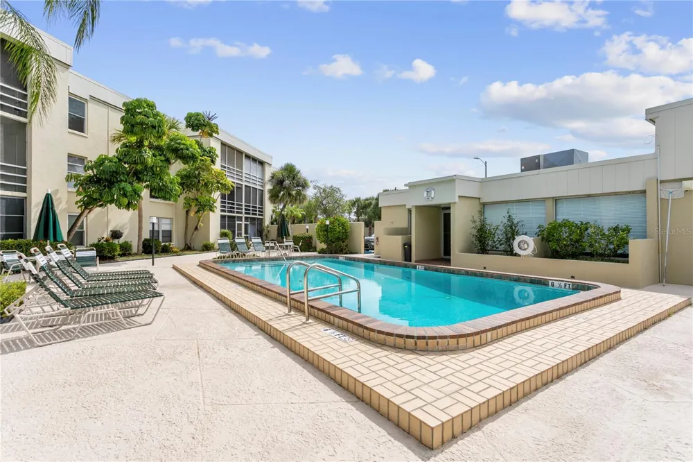 2302 S MANHATTAN AVENUE #111 Tampa, FL 33629