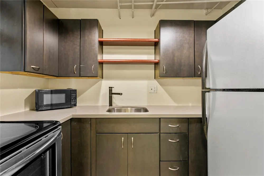 2302 S MANHATTAN AVENUE #111 Tampa, FL 33629