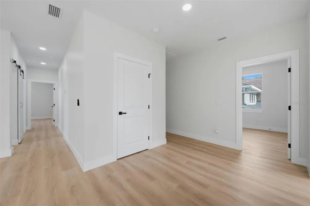 6805 S ELEMETA STREET Tampa, FL 33616