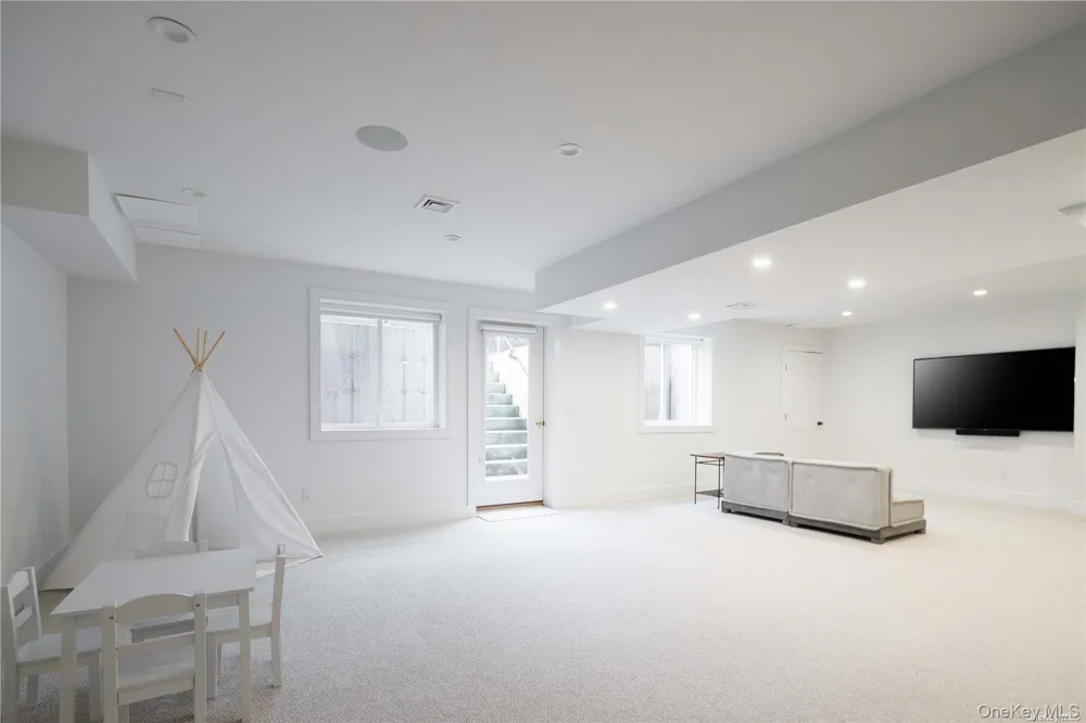 1700 Cedar Drive Southold, NY 11971