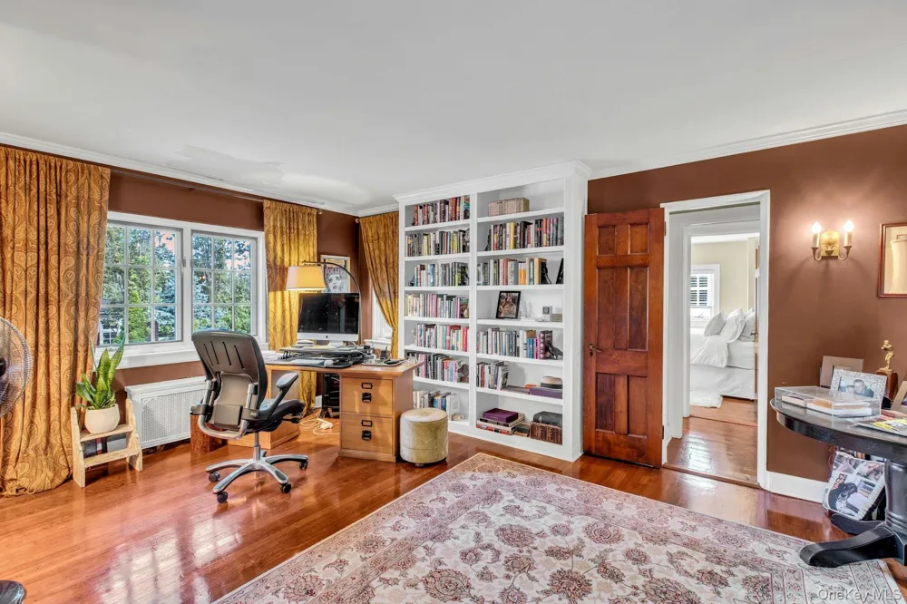 259 Lakeview Avenue W Brightwaters, NY 11718