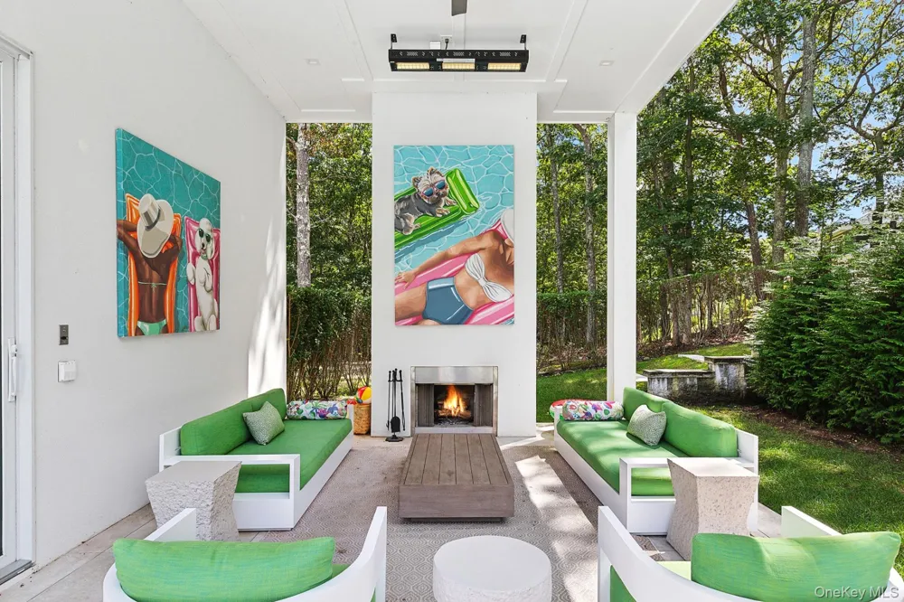 1552 Deerfield Road Water Mill, NY 11976