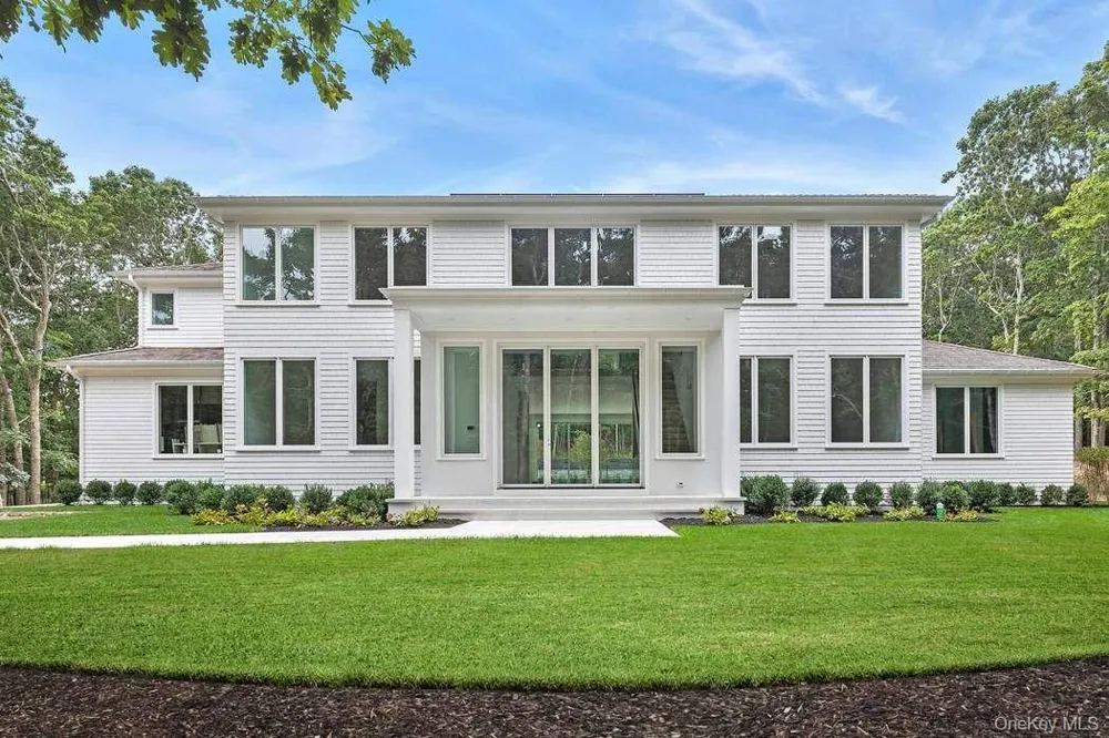 1552 Deerfield Road Water Mill, NY 11976