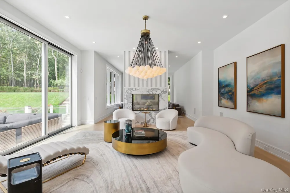 1552 Deerfield Road Water Mill, NY 11976